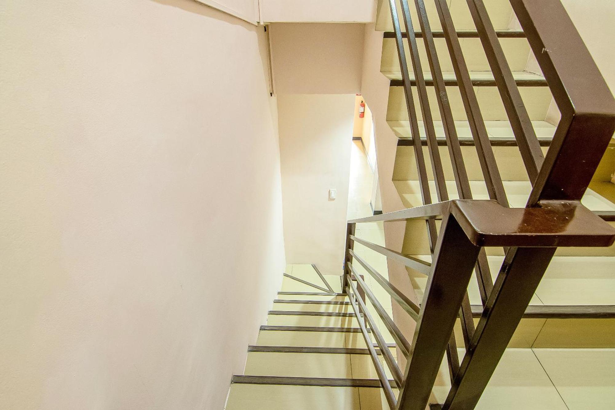 Oyo 766 Ichehan Apartments Manila Exterior foto