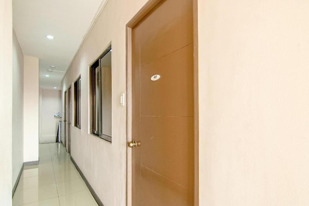 Oyo 766 Ichehan Apartments Manila Exterior foto