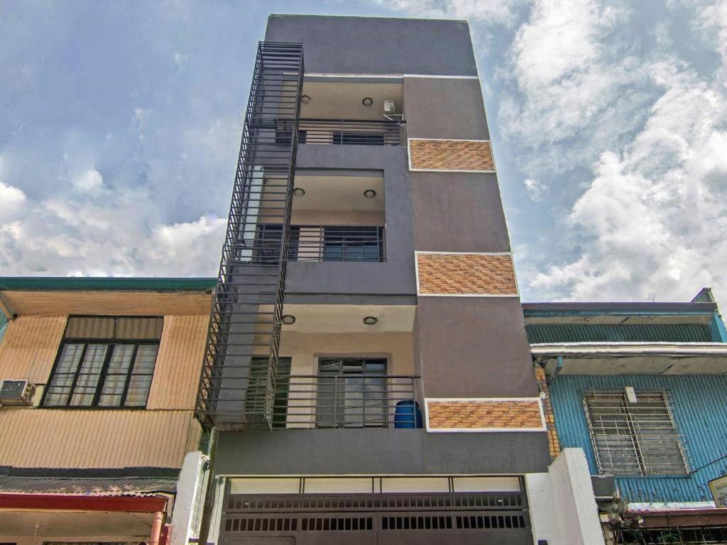 Oyo 766 Ichehan Apartments Manila Exterior foto